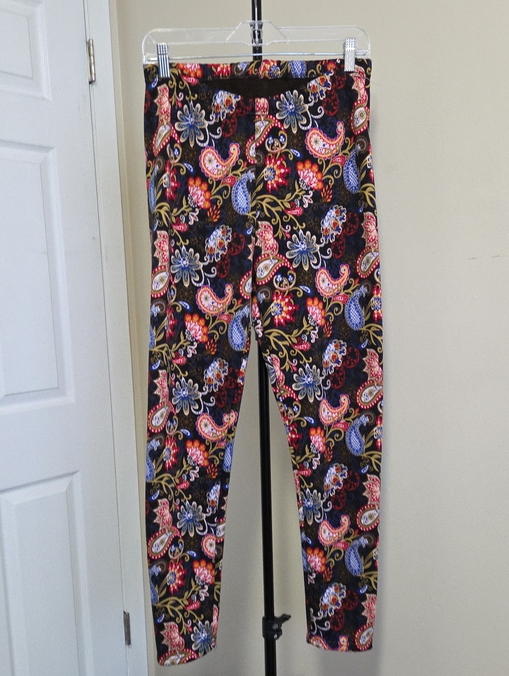 Just Cozy Paisley Floral Stretch Leggings